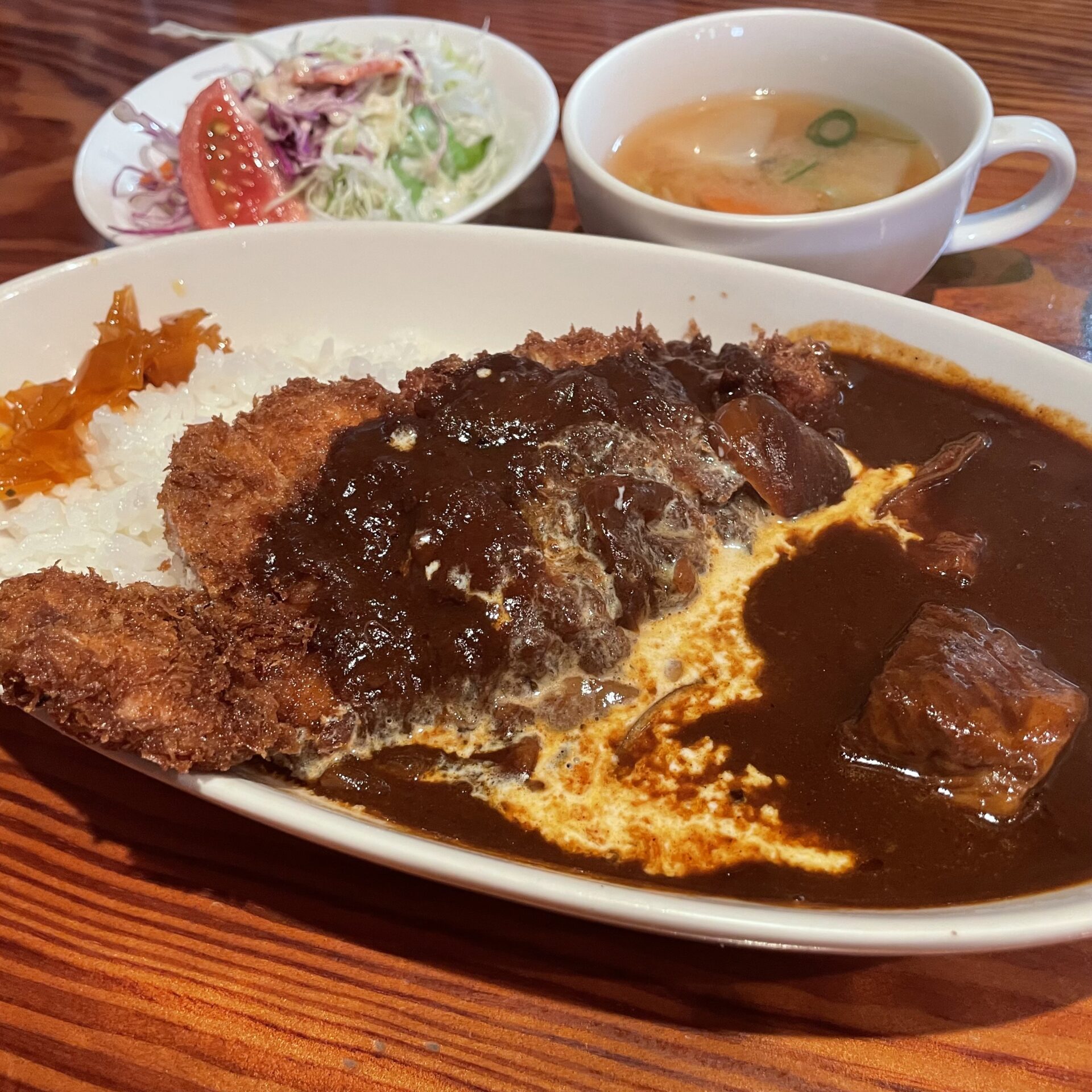 カツカレーが絶品 洋食家 たびと 鳥取市若葉台にあるボリューム満点ランチ すなばのとり